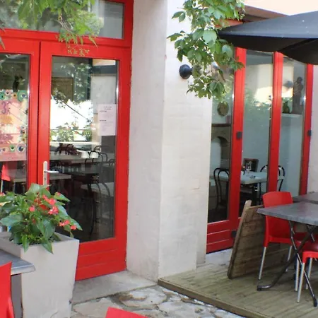Les Vignes Rouges Hotel