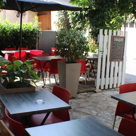 Les Vignes Rouges Hotel